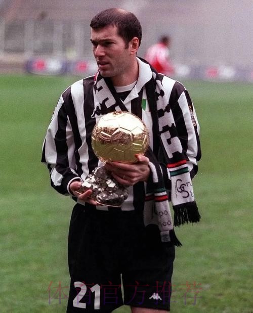 齐达内:我对全队防守很满意 不会轻视队中任何球员